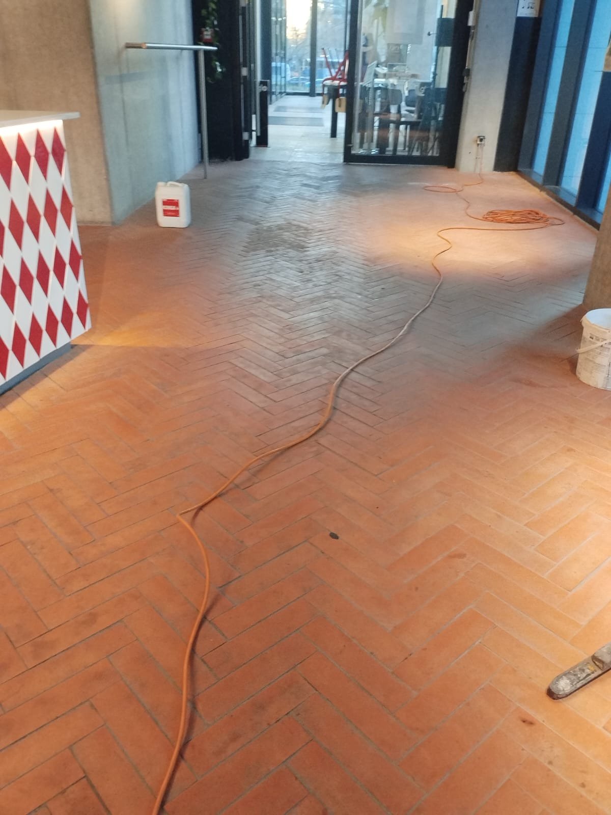 Milk & Coffee - Cafenea - 2